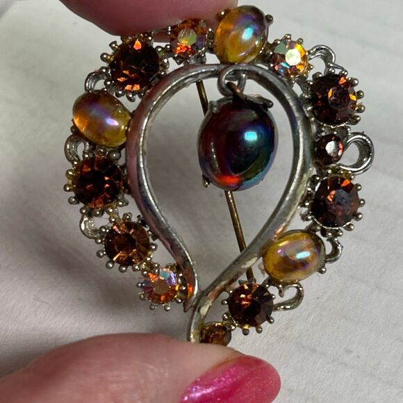 VTG Lisner faux Amber colored dangle cabochon brooch. - Picture 4 of 6